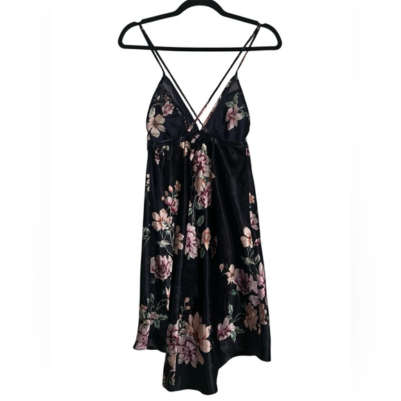 Floral slip dress/ nighty - Picture 2 of 5